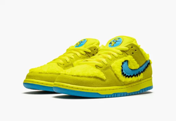 Shop New Women's SB Dunk Low Grateful Dead - Yellow Bear