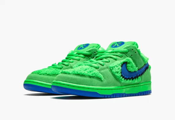 Get the Authentic SB DUNK LOW Grateful Dead - Green Bear for Men Now