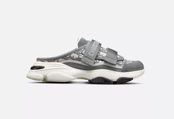 D-WANDER Sneaker - Gray Stone Dior Oblique Technical Fabric