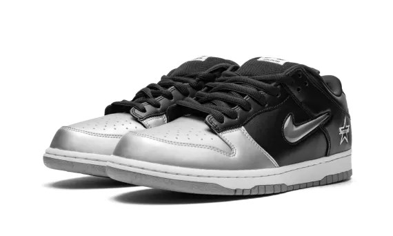 SB Dunk Low OG QS Supreme - Jewel Swoosh Silver/Black