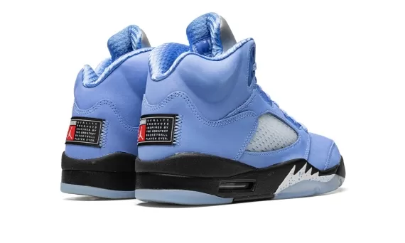 Air Jordan 5 Retro SE - UNC