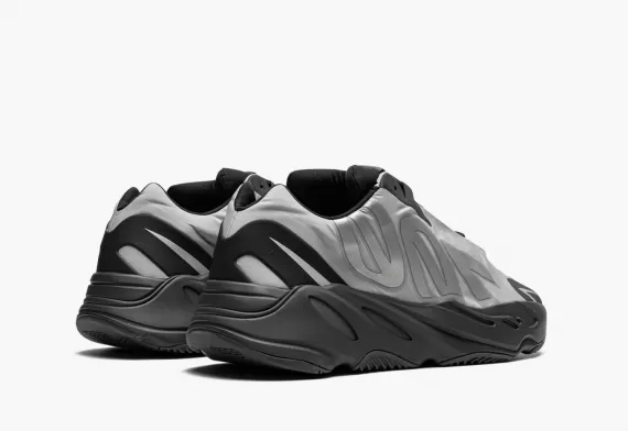 Outlet Sale - Men's Metallic YEEZY 700 MNVN - Original