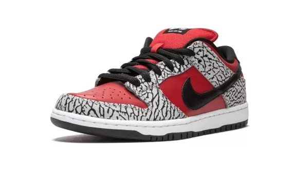 SB Dunk Low Premium Supreme - Red Cement