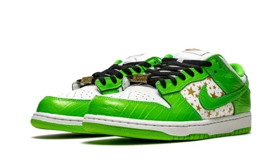 SB Dunk Low Supreme - Stars - Mean Green