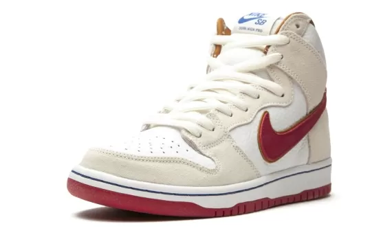 SB Dunk High - Team Crimson