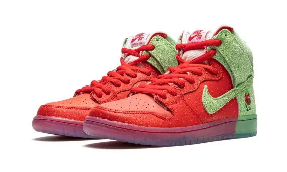 SB Dunk High - Strawberry Cough