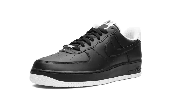 Air Force 1 ‘07 - Black / White Sole