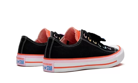 Chuck Taylor All Star Ox - Spread Love