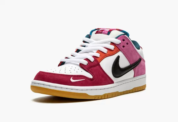 Get the Nike Dunk SB Low Pro QS - Parra (Friends & Family) Sale for Men Now!