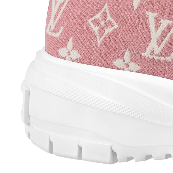 Find the Perfect Outlet Prices on Lv Squad Sneaker for Women