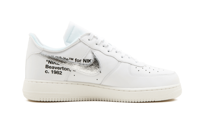 Stand out in the Nike x Off White Air Force 1 07 - Women's Shoes